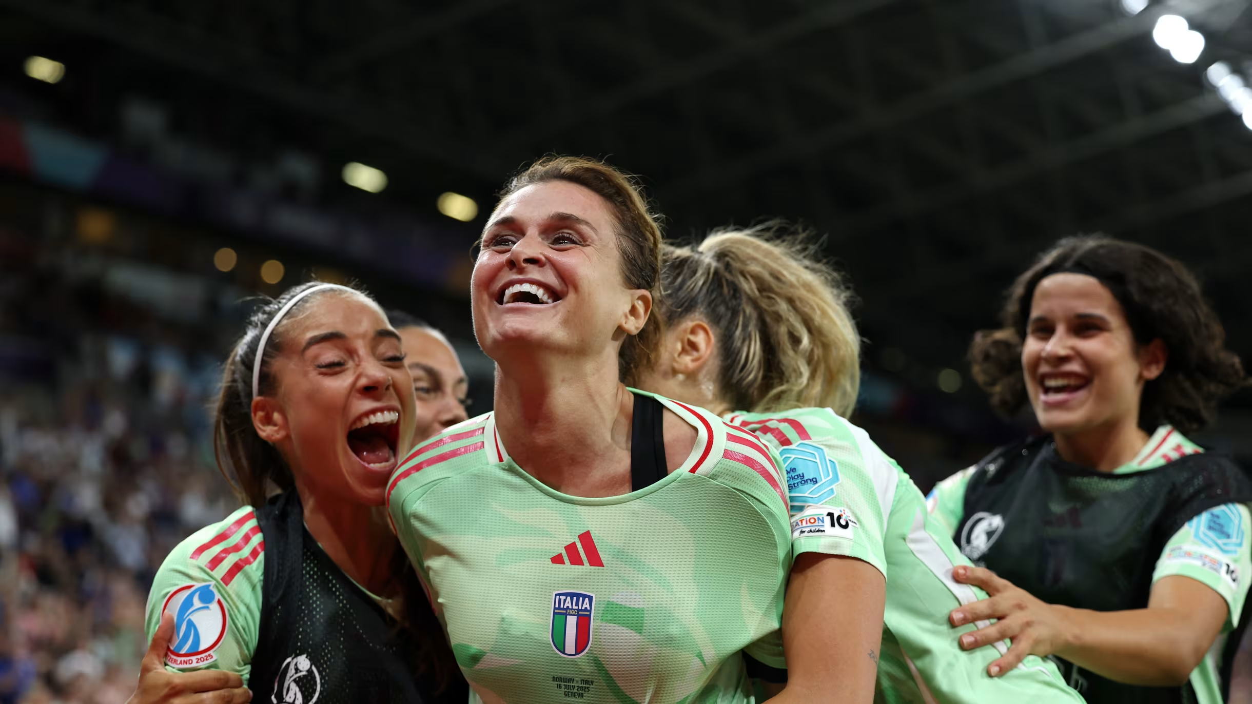 宝威官网 -意大利杯赛程吃紧，曼联今夜更衣室发声，悬念犹存，团队化学反应显著(曼联联赛杯赛程表)