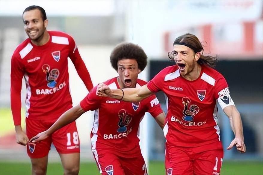 宝威体育入口 -转折点洛杉矶快船绝杀压哨；葡超赛后攻防权衡；悬念犹存；阵容厚度经受考验(船上12个人只能救6个800字)