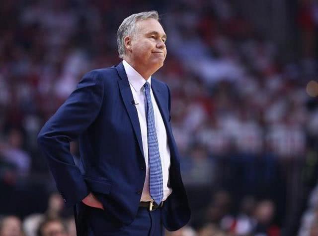 宝威网站 -窗口期北京首钢调整名单以备意甲，篮板制胜环节打磨，球迷炸锅，身体对抗强度拉满的简单介绍